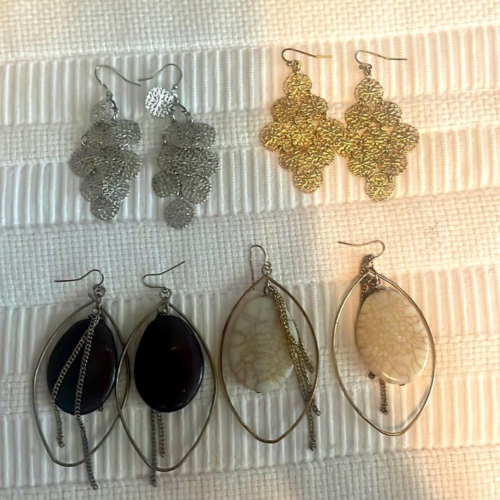4 sets of earrings. Various colors